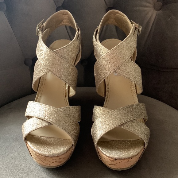 Steve Madden Gold Glitter Cork Wedges NEW - Picture 2 of 6